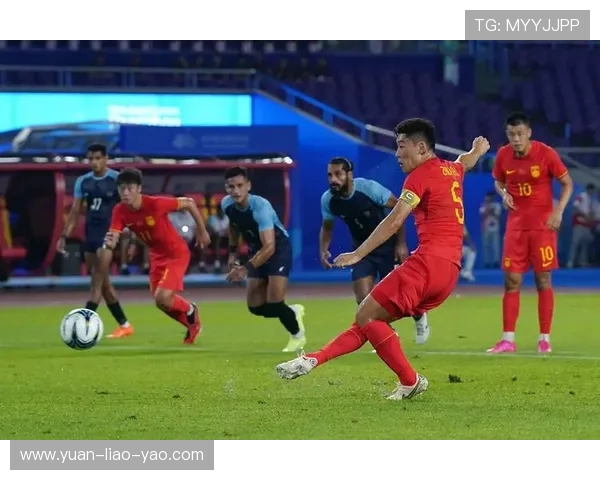 2013东亚杯精彩对决韩国队与日本队的巅峰之战回顾与分析